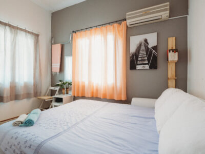 Room with a sea view (Sample Listing)
